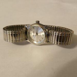 Decade Women's Silver Tone Bracelet Watch Japan Quartz Movt 23226